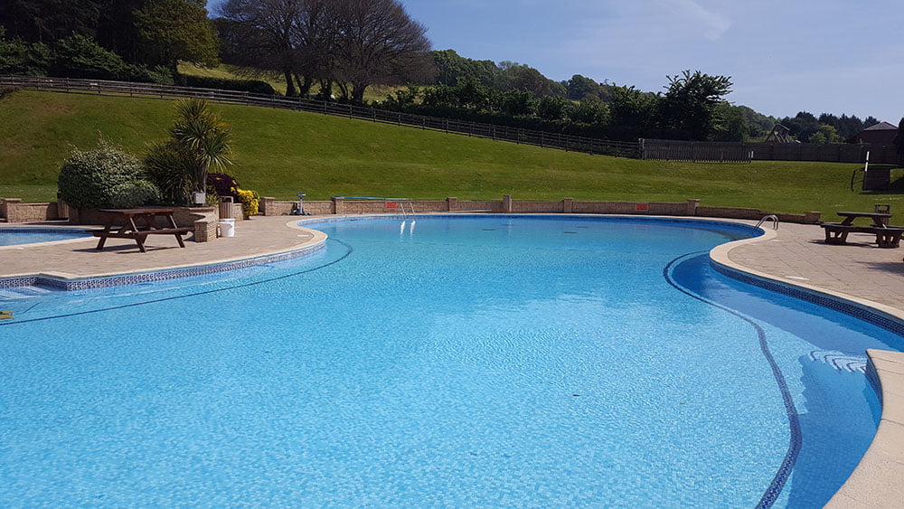 Outdoor Swimming Pool - Short Breaks - Cofton Holiday