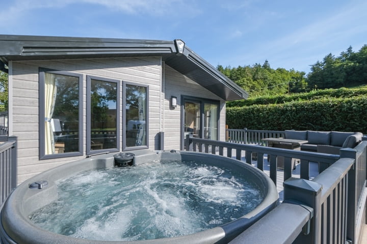 Kingfisher lodge, dog friendly holidays with hot tubs, Devon
